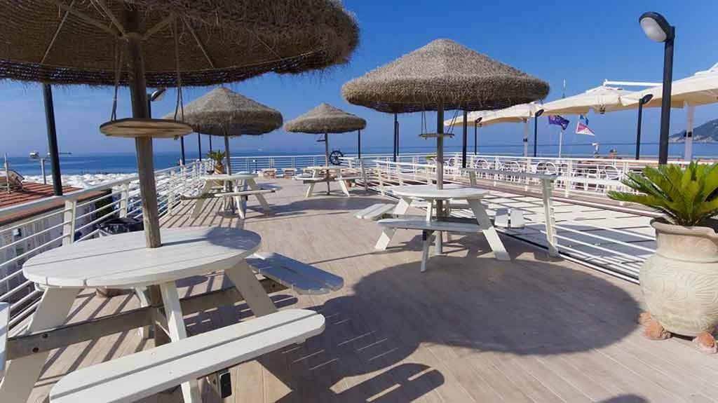 Hotel Delfino Marina Di Carrara Exterior foto