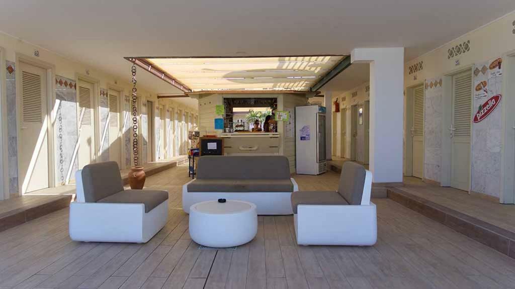 Hotel Delfino Marina Di Carrara Exterior foto